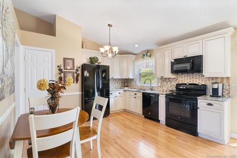 54 Mill Pond Heights Rd, East Haven, CT 06513