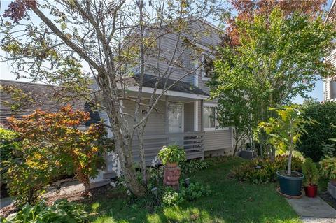 675 Townsend Ave #121, East Haven, CT 06512