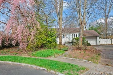 30 Albert St, Milford, CT 06460