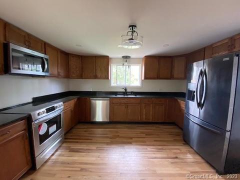 29 Arpin Ln, Griswold, CT 06351