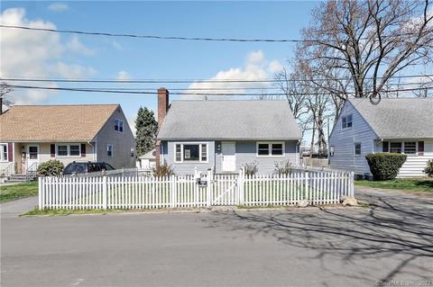 10 Lorraine St, Bridgeport, CT 06604