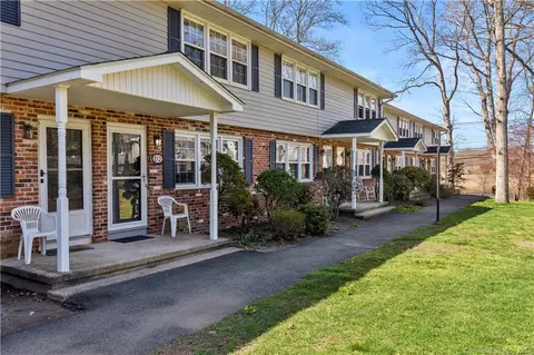 280 E Main St #D2, Clinton, CT 06413