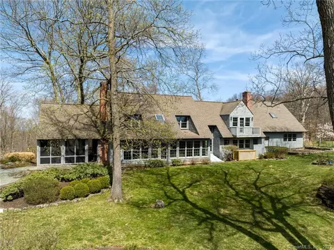 2 Nutmeg Ln, Sherman, CT 06784