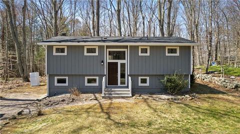 24 Pheasant Run Dr, Ledyard, CT 06335