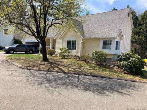 28 Southbridge Ct #28, Simsbury, CT 06070