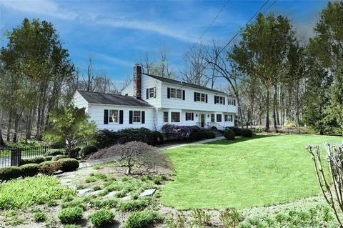 1 Pilgrim Trl, Westport, CT 06880