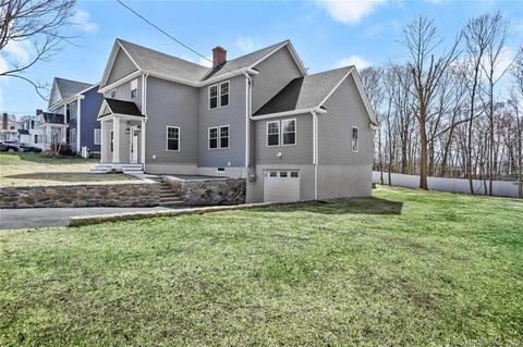 103 Parkway Dr, Trumbull, CT 06611