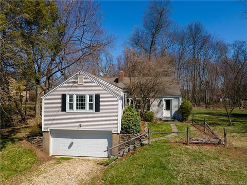 86 Maple Hill Ave, Newington, CT 06111