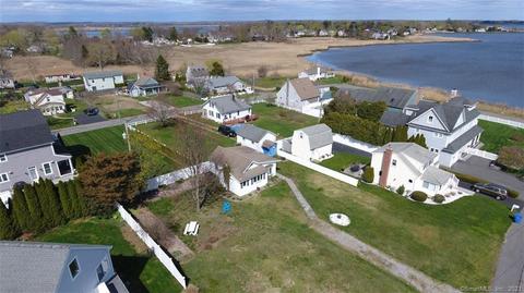 28 Clinton Ave, Old Saybrook, CT 06475