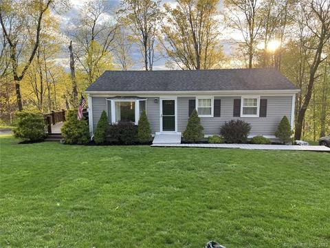 4 Pettit St, New Fairfield, CT 06812