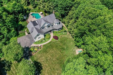 24 Russett Rd, Newtown, CT 06482