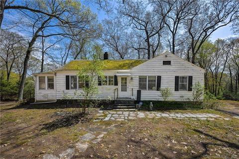 95 Rocky Top Rd, Hamden, CT 06514