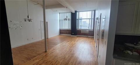 390 Charles St #305, Bridgeport, CT 06606