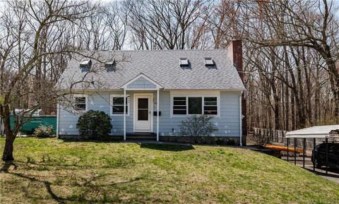 360 Mohegan Park Rd, Norwich, CT 06360