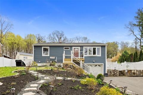 22 Maple Ave Ext, Bethel, CT 06801