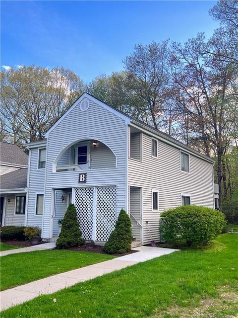 35 Nutmeg Rd #B2, Middlebury, CT 06762