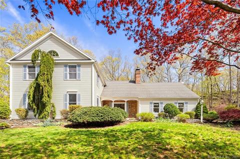245 Sage Hollow Rd, Guilford, CT 06437
