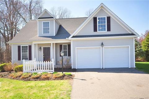 7 Strawberry Ln #7, East Hartford, CT 06118