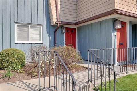 70 Montauk St #70, Fairfield, CT 06825