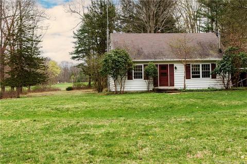 19 Storrs Heights Rd, Mansfield, CT 06268
