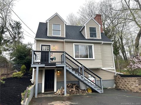 43 Manor Rd, Guilford, CT 06437