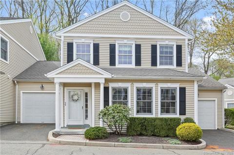 30 Hawthorne Ridge Cir #30, Trumbull, CT 06611