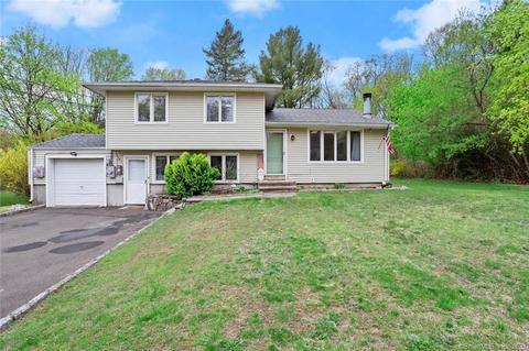 15 Algonquin Rd, Norwalk, CT 06851
