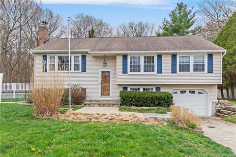 233 Judson Ave, Mystic, CT 06355