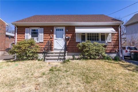 125 Kensington Ave, Meriden, CT 06451