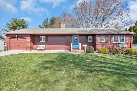 998 Cloverdale Cir, Wethersfield, CT 06109