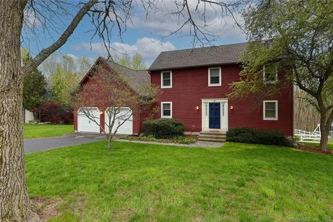 26 Spice Hill Dr, East Hampton, CT 06424