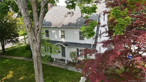 14 Lexington Rd, West Hartford, CT 06119