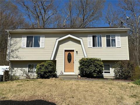 133 Colonial Rd, Plainfield, CT 06374