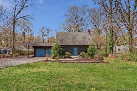 55 Rampart Rd, Norwalk, CT 06854