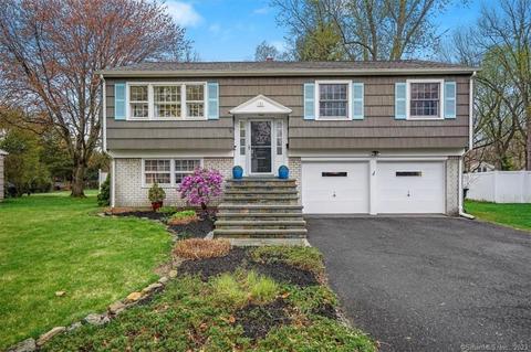 131 Sigwin Dr, Fairfield, CT 06824