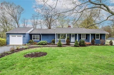 12 Alexander Dr, Brookfield, CT 06804