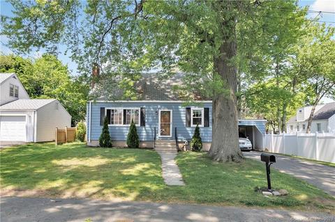 15 Hillcrest Ave, West Haven, CT 06516