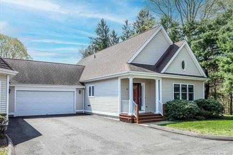 204 Summerfield Gdns #204, Shelton, CT 06484