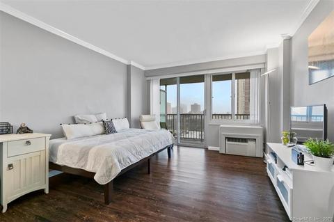 100 York St #12-L, New Haven, CT 06511
