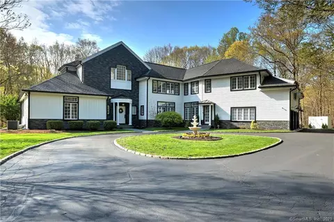 28 Jamestown Rd, Easton, CT 06612