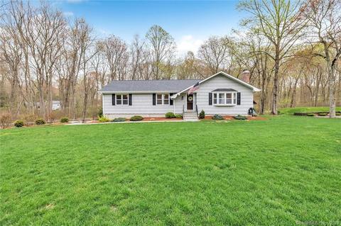 120 Greenbrier Rd, Trumbull, CT 06611