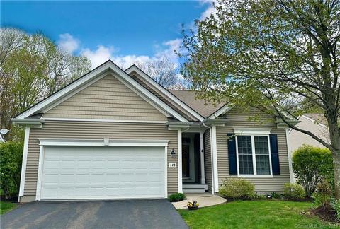 143 Country Club Dr #143, Oxford, CT 06478