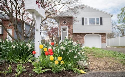 36 Farm St, Danbury, CT 06811