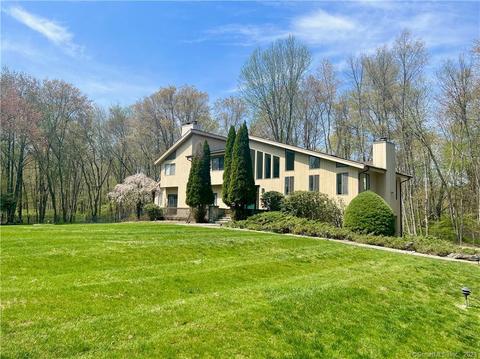 63 N Lake Dr, Stamford, CT 06903