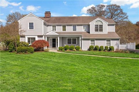 2 Chasmars Pond Rd, Darien, CT 06820