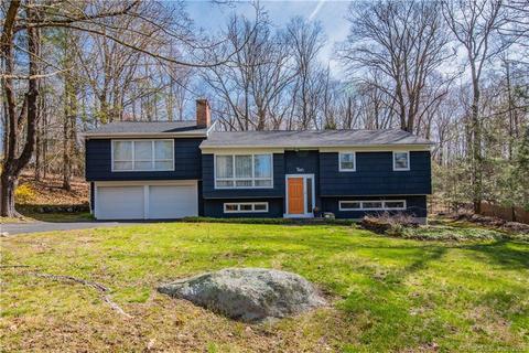 10 Pepperidge Rd, Newtown, CT 06470