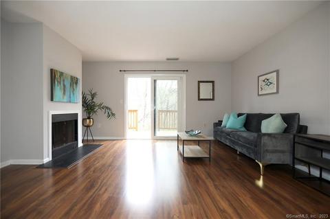 135 Village Square Dr #2, New Britain, CT 06053