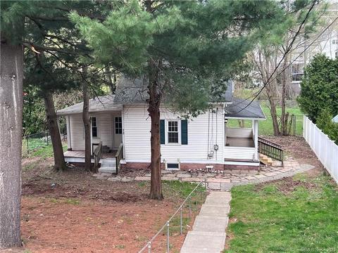 75 Bradley Ave, Meriden, CT 06451