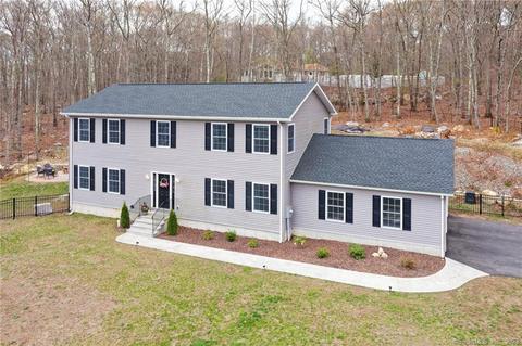 353 Heather Glen Ln, Mystic, CT 06355
