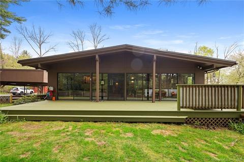 30 Rundelane, Bloomfield, CT 06002